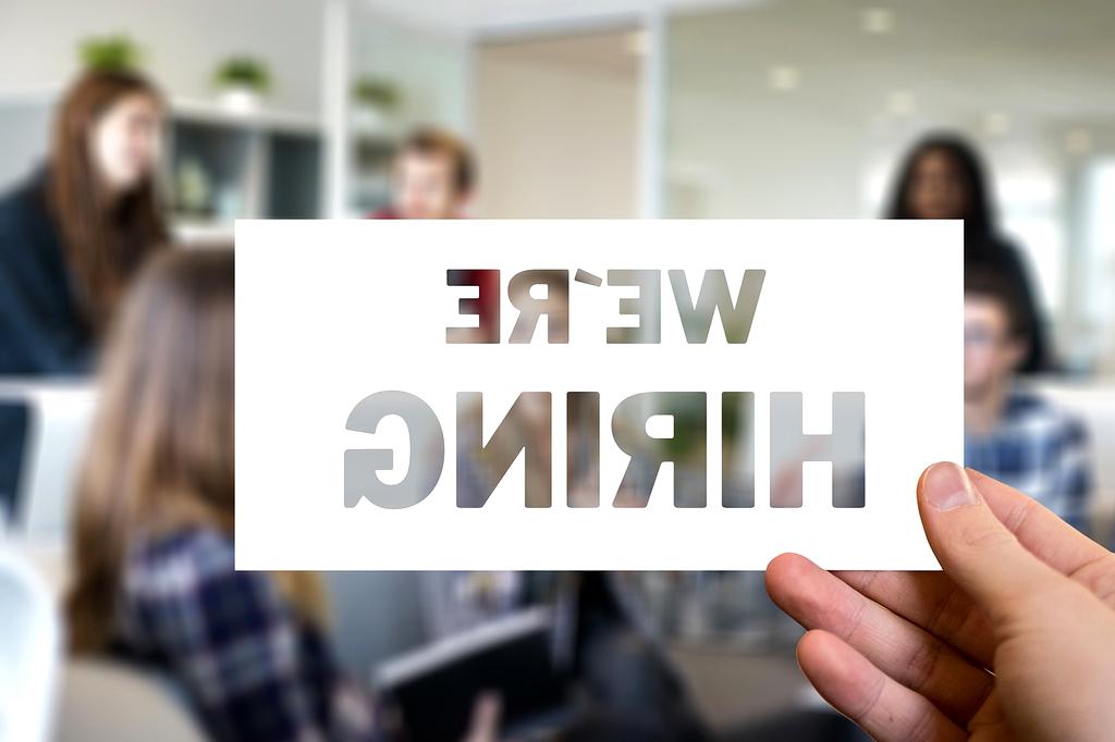 Office building front with niwilue signage